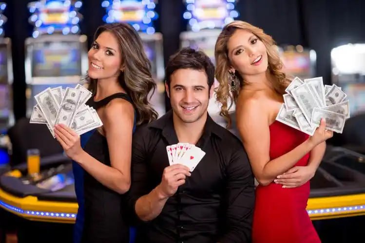 Filipino player using nn777 ph sports betting and bingo on mobile